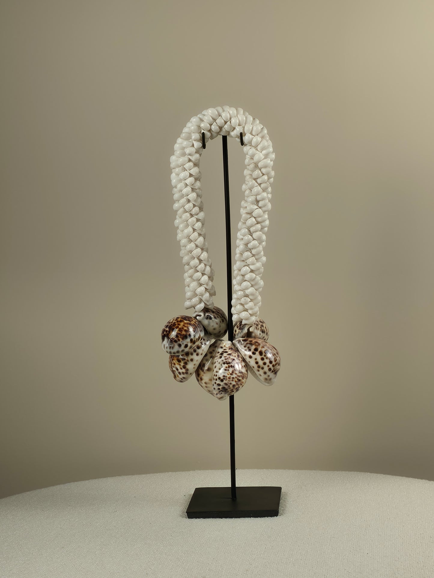 Schelpen Ketting op Standaard - Jalisa