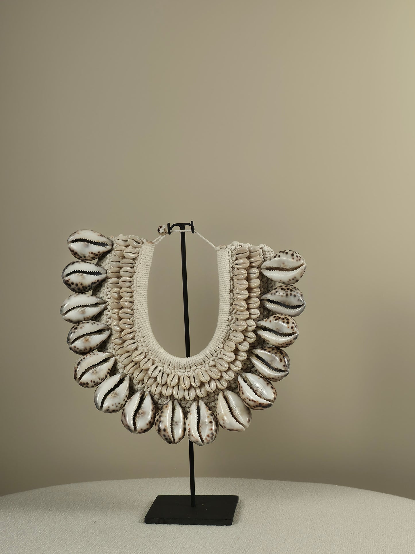 Shell Collar on Stand - Bobbi