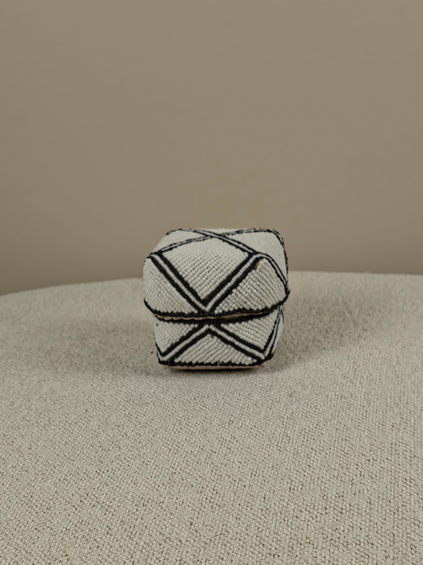 Balinees Offermandje met Kralen –  Louise