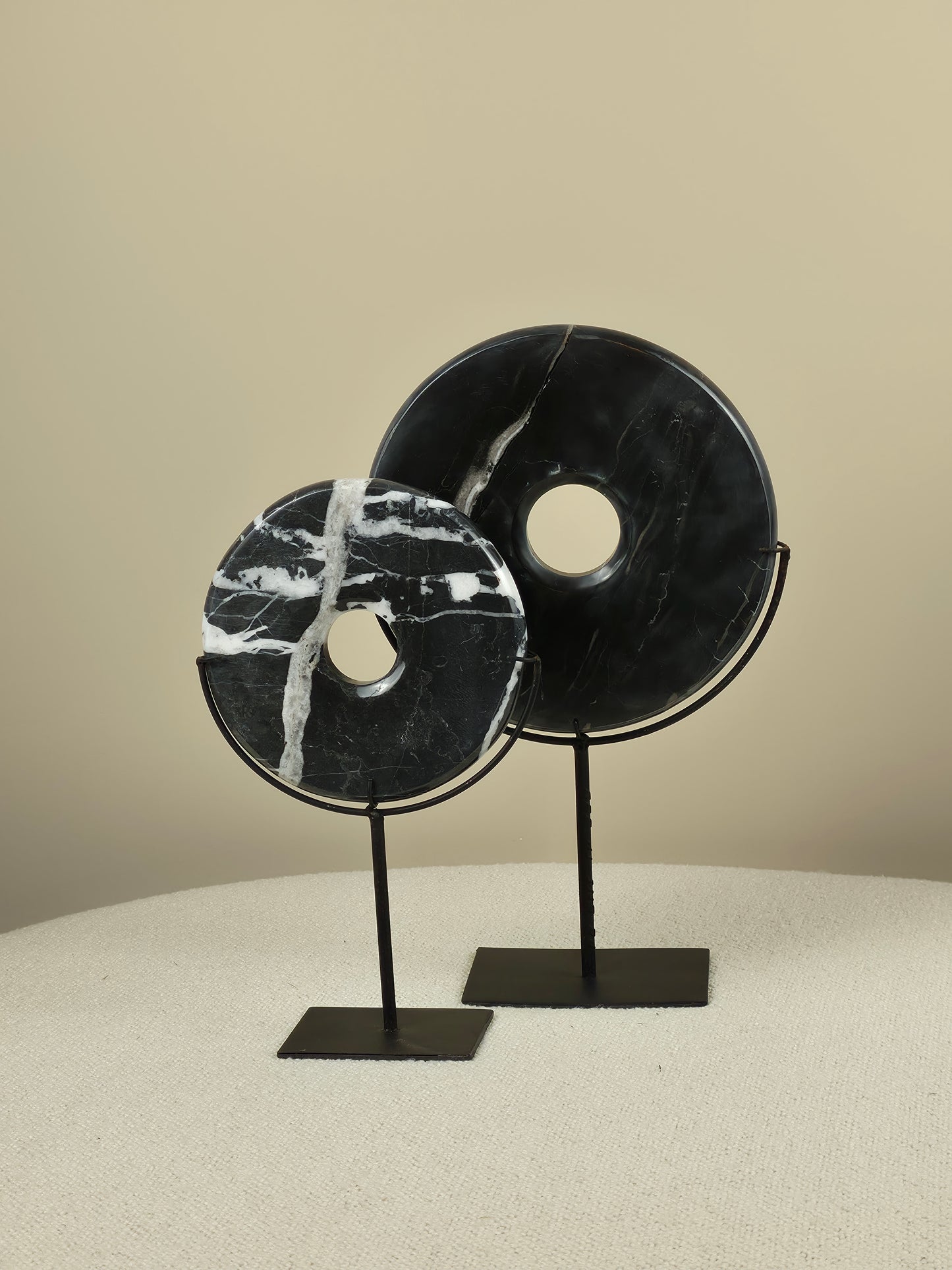 Marble Disc on Stand - Loes
