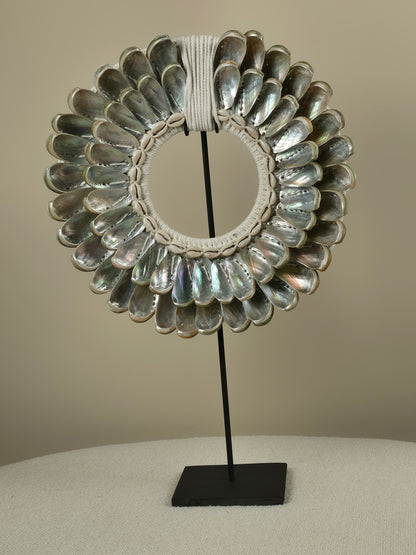 Schelpen Kraag op Standaard - Papua