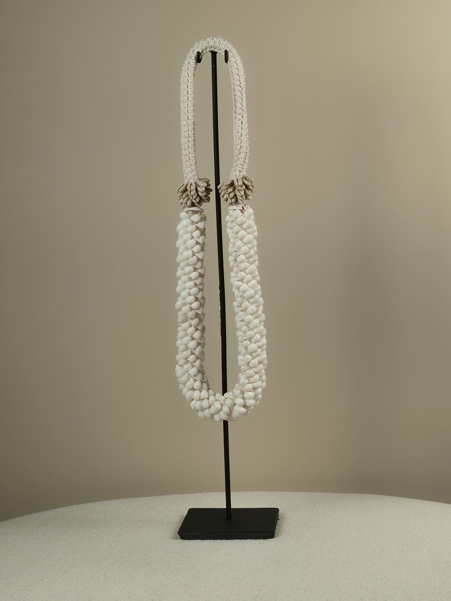 Shell Necklace on Stand - Kelly