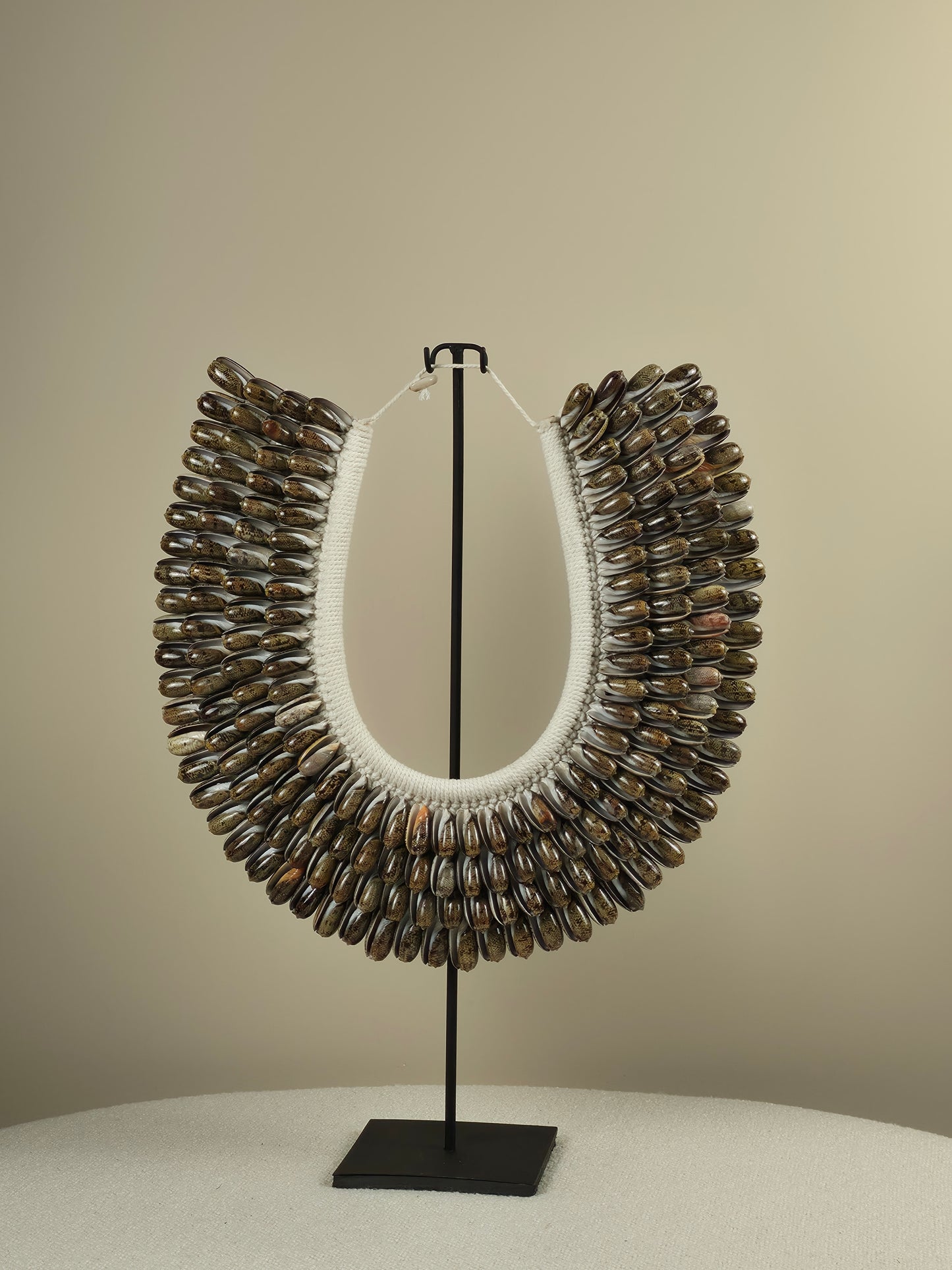 Schelpen Kraag op Standaard - Paris